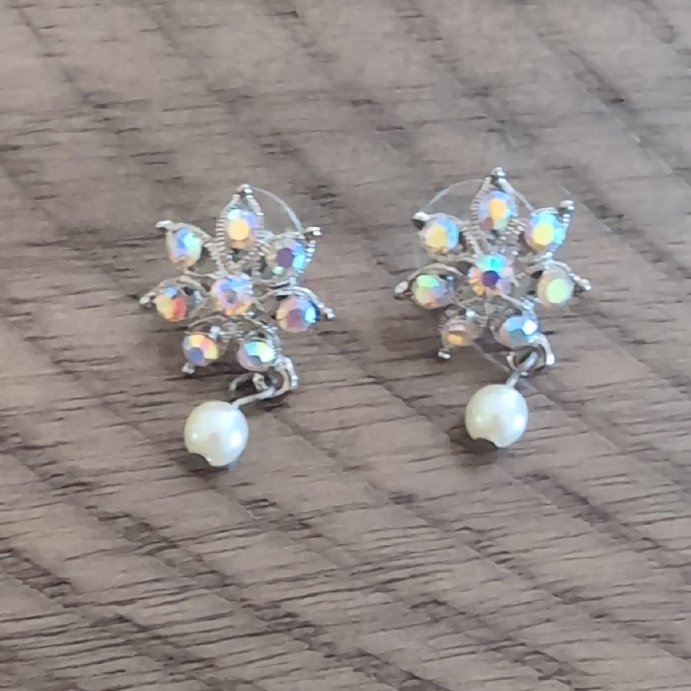 Elegant Silver and Pearl Earrings